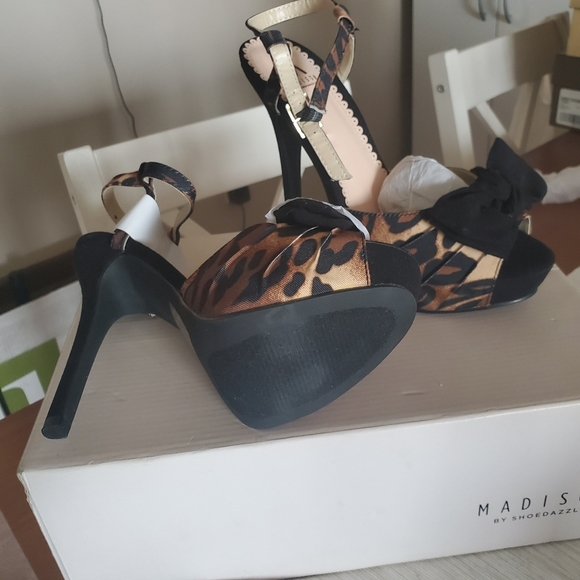 BNIB Platform heels - Picture 1 of 3